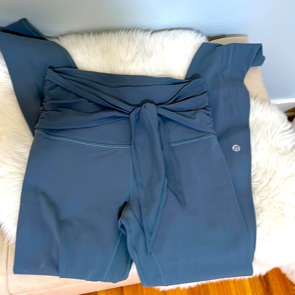 Lululemon Tie Front blue charcoal leggings - Picture 2 of 4
